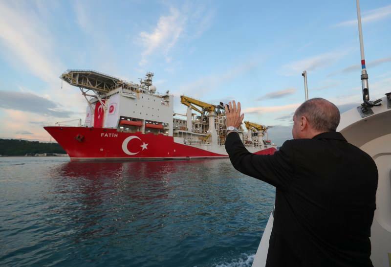 Ladja osvajalec najde rezerve zemeljskega plina v Črnem morju 
