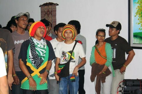 obiskovalci indonezijske zabave