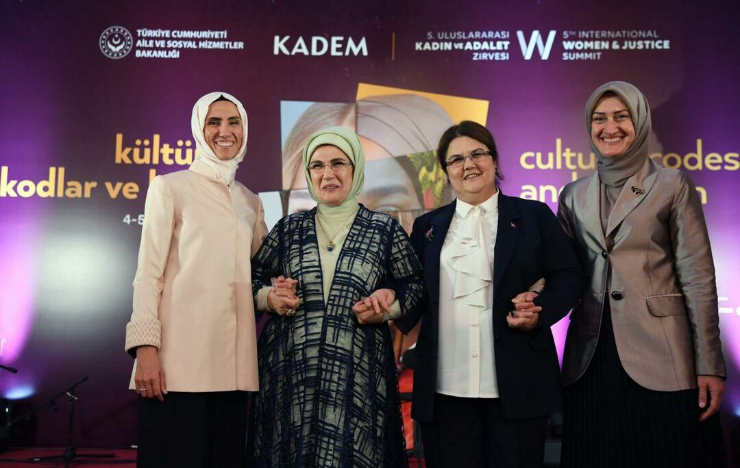 Prva dama Erdoğan se je srečala s Kaoutarjem Krikoujem, ministrom za nacionalno solidarnost, družino in status žensk Alžirije.