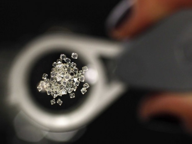 Kako razumeti ponarejene diamante?