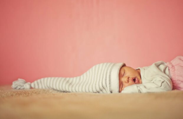 Kaj bi morali storiti dojenčku, ki ne spi?