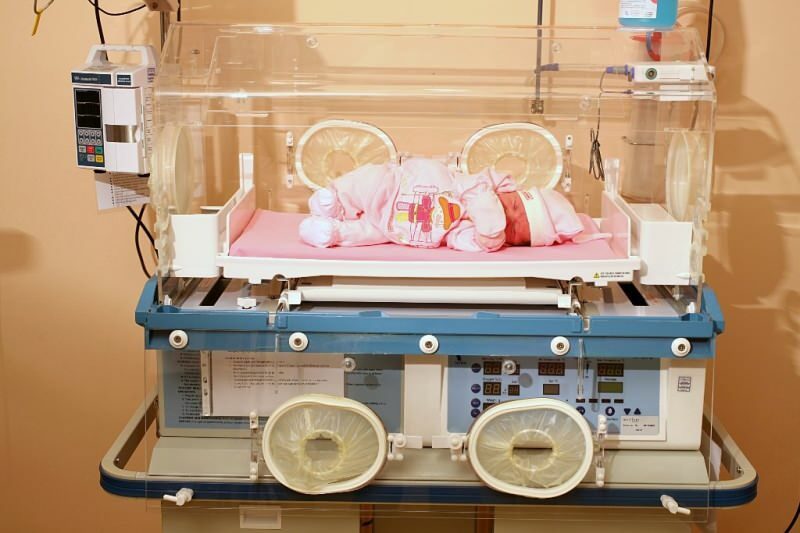 Koliko dni dojenčki ostanejo v inkubatorju? Funkcije inkubatorja