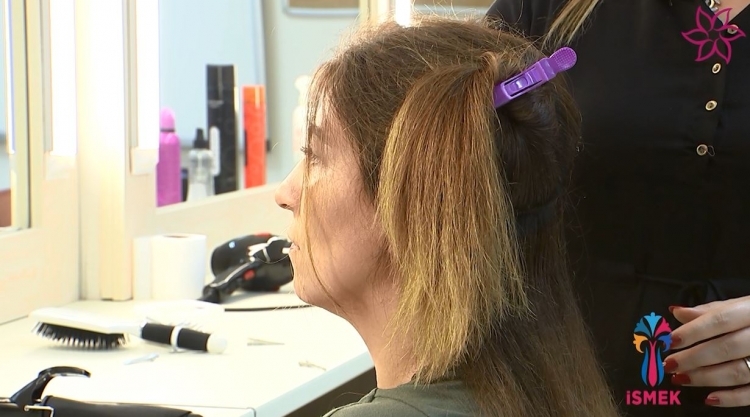 Kako narediti naravnost likalnik za lase?