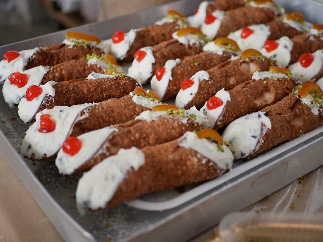 Kaj je cannoli in kako je narejen? Italijanski recept za sladico canola