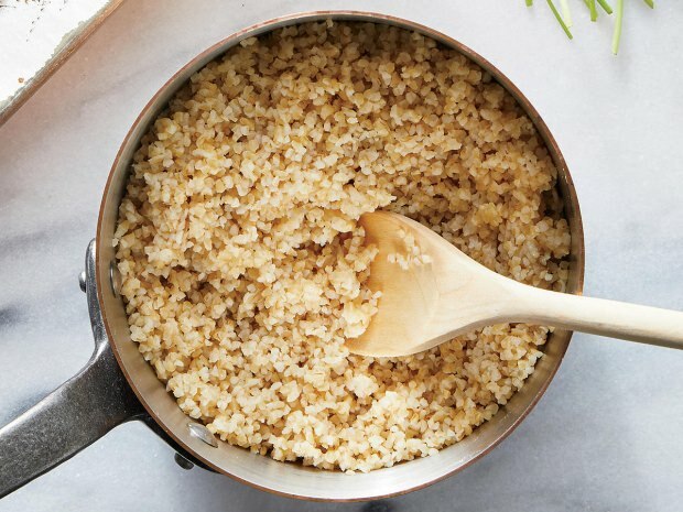 Bulgur ali riž se zredita? Prednosti bulgurja in riža! Dietni rižev recept ...