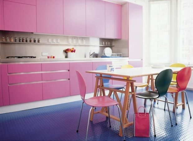 roza modra dekoracija kuhinje