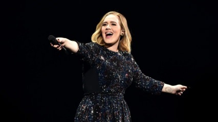 Boleč dan svetovno znane pevke Adele, ki je prejela nagrado Grammy... Njegov oče je umrl