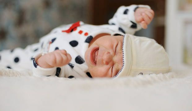 Kaj so kolike pri dojenčkih? Kakšni so njihovi vzroki in rešitve?