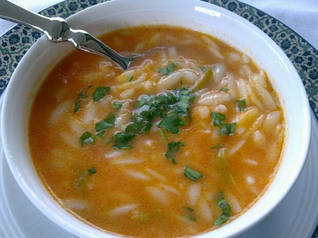 Ječmenova juha z rezanci