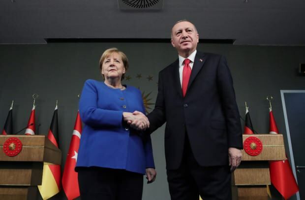Istanbulska kanclerka Angela Merkel je istanbulski delež pretresla družabne medije!
