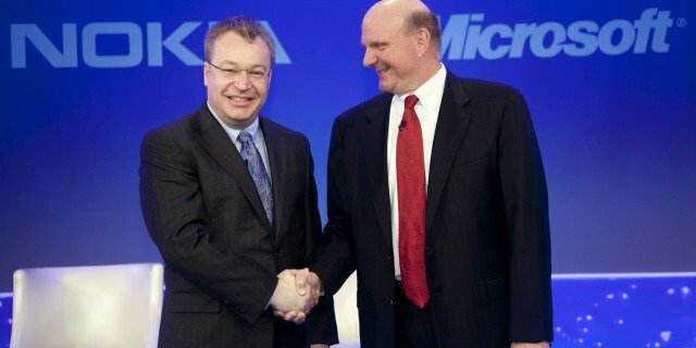 Predsednik uprave Nokia Stephen Elop in izvršni direktor Microsofta Steve Ballmer sta naznanila, da nameravata skupaj ustvariti vodilne mobilne izdelke in storitve zasnovan tako, da na tiskovni konferenci v Londonu, 11. februarja, potrošnikom, operaterjem in razvijalcem ponudi neprekosljivo izbiro in priložnost, 2011. Ker bi se vsako podjetje osredotočilo na svoje glavne kompetence, bi partnerstvo ustvarilo priložnost za hiter čas do uveljavitve na trgu. Možnost združevanja ključnih izdelkov, kot so Nokia Maps, Office, Bing, Windows Live in Xbox Live, bi prav tako zagotovila takojšnje sodelovanje potrošnikov. Poleg tega Nokia in Microsoft nameravata sodelovati pri vključevanju ključnih sredstev, da bi ustvarili popolnoma novo ponudba storitev, hkrati pa te uveljavljene izdelke in storitve razširja na nove trge.