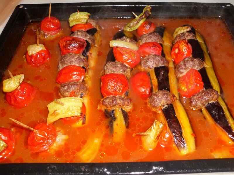 Kaj je Kazan Kebab? Kako nastaja kotlovski kebab? Triki kazanskega kebaba ...