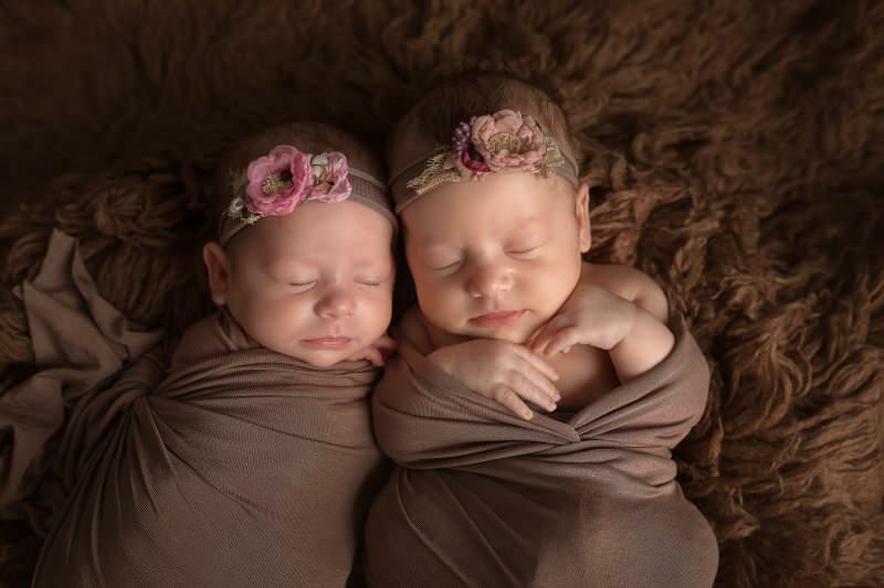 Kaj pomeni splav dojenčkov dvojčkov v sanjah