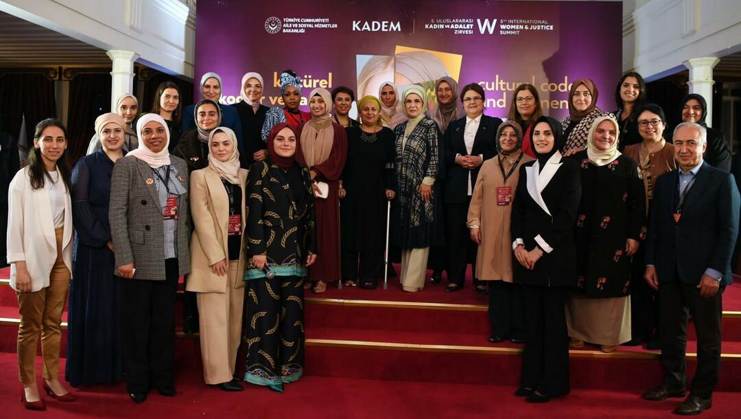Emine Erdoğan je govorila na mednarodnem vrhu o ženskah in pravosodju, predstavniki nevladnih organizacij