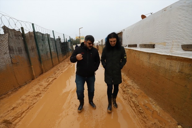 Murat Kekilli je obiskal begunska taborišča v Siriji
