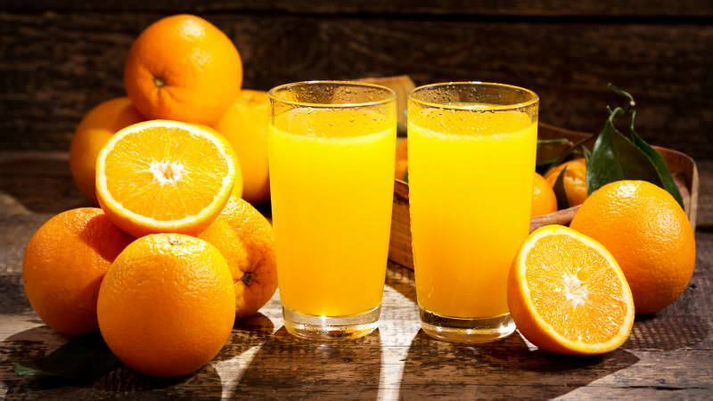 Škoda pitja pomarančnega soka za zajtrk