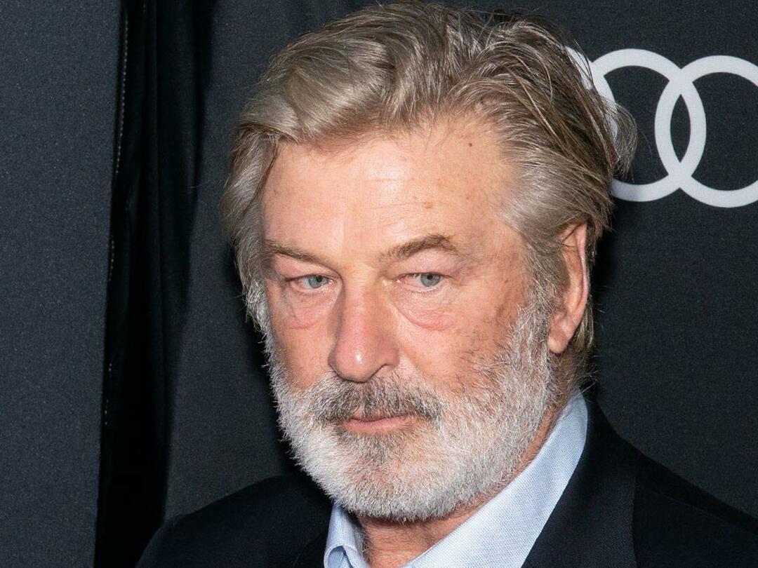 Alec Baldwin, ki je bil morilec na snemanju filma Rust, je tožil ekipo filma Rust!