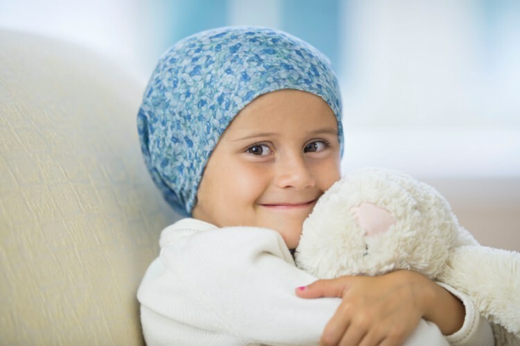 Kaj je levkemija (krvni rak)? Kakšni so simptomi levkemije pri otrocih?