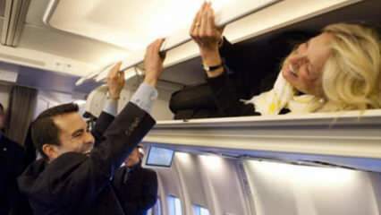 1. aprila šala Jill Biden novinarjem na letalu!