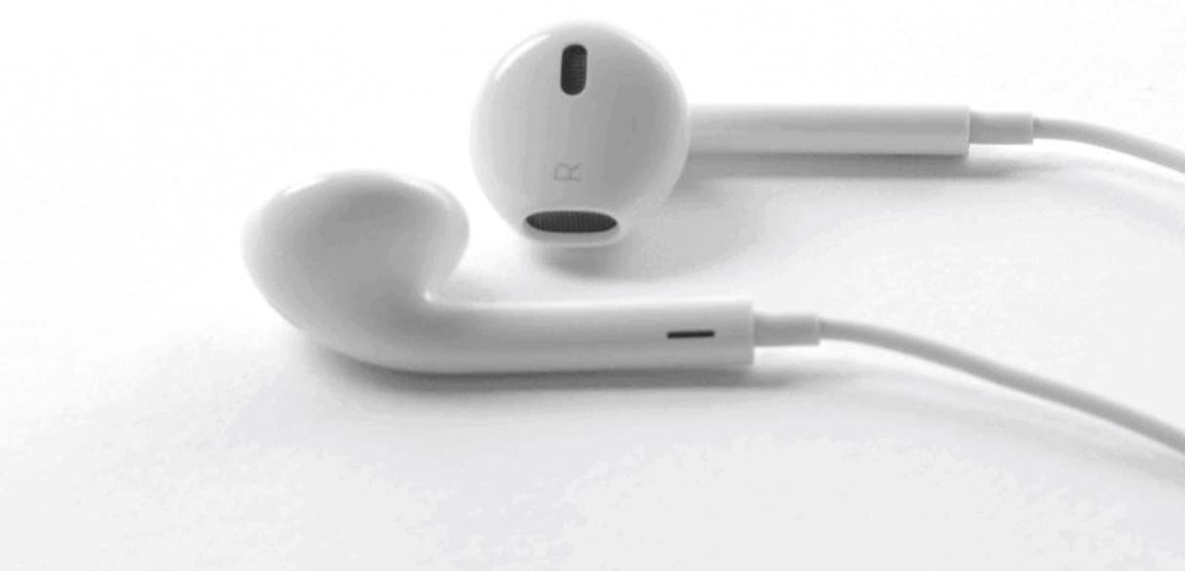 Ali naj Apple Ditch EarPods na novih iPhonih?