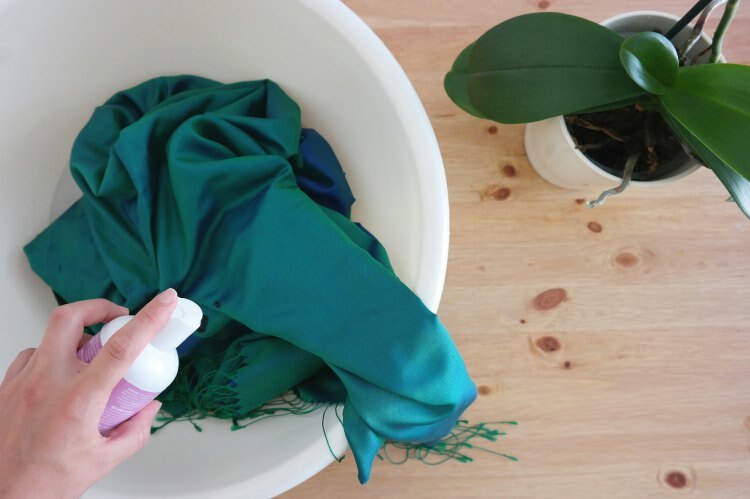 Kako očistiti svilene šali / šali doma?