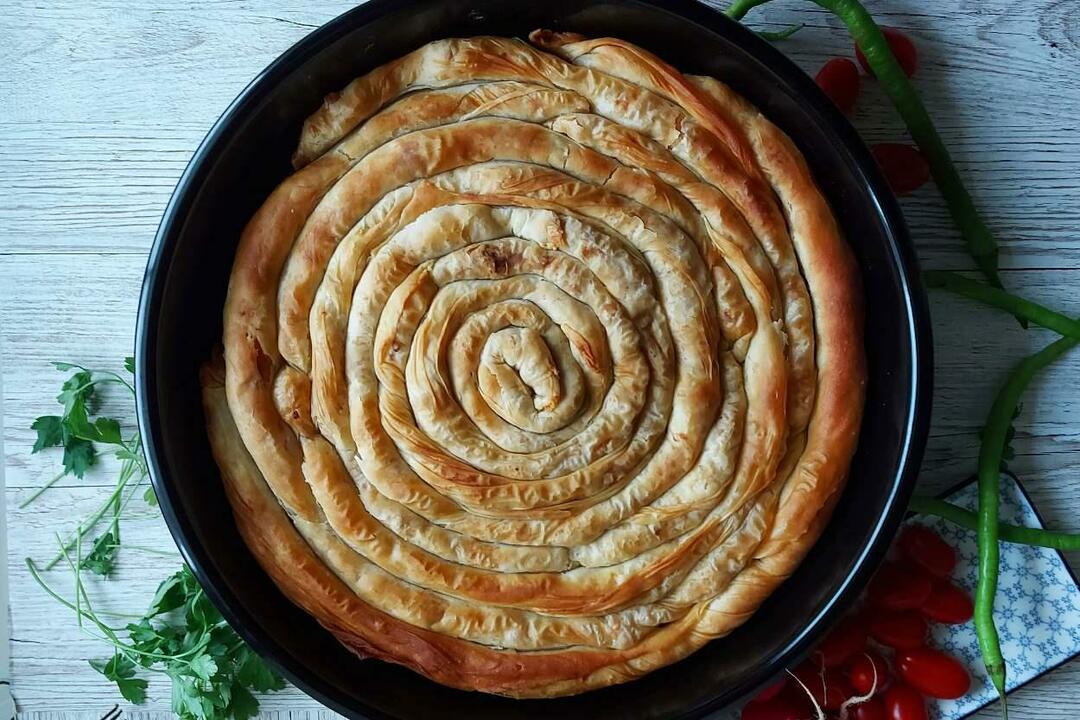 Kako narediti krompirjevo pito? Kütahyin recept za okusno pecivo dolamber