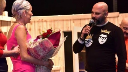 Predlog za poroko preseneti na odru İpek Tanrıyar