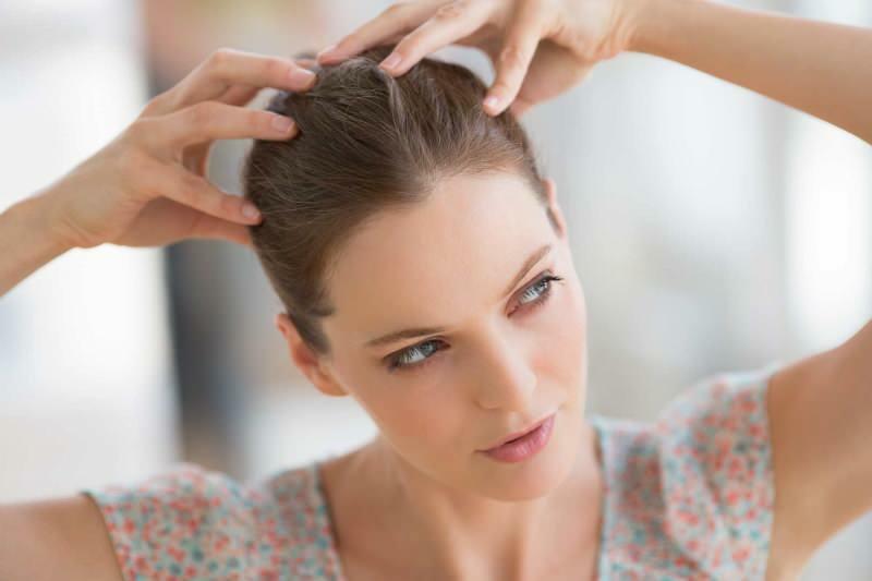 Kaj je masaža las in čemu služi masaža las? Nasveti za masažo las
