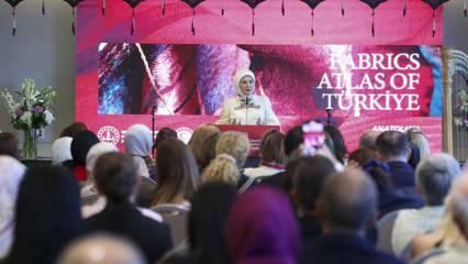 Prva dama Erdoğan se je v New Yorku srečala z ženami voditeljev: Anatolska tkanja so bila bleščeča