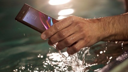 Kaj je treba storiti, če telefon pade v vodo?