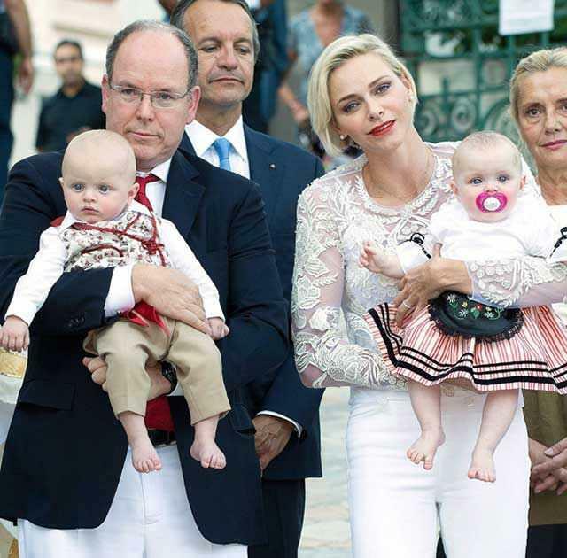 Monaški princ Albert, princesa Charlene in njuna dvojčka