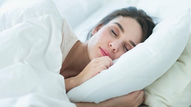 Kateri so vzroki znojenja med nočnim spanjem? Kaj je dobro za potenje?