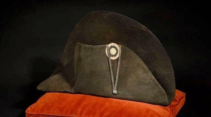 napoleonov klobuk