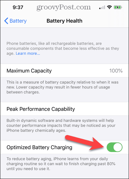 Omogočite ali onemogočite optimizirano polnjenje baterije na zaslonu zdravje baterije iPhone