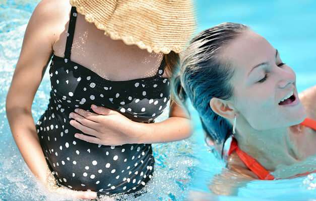 Prednosti plavanja med nosečnostjo! Ali je možen vstop v bazen med nosečnostjo?