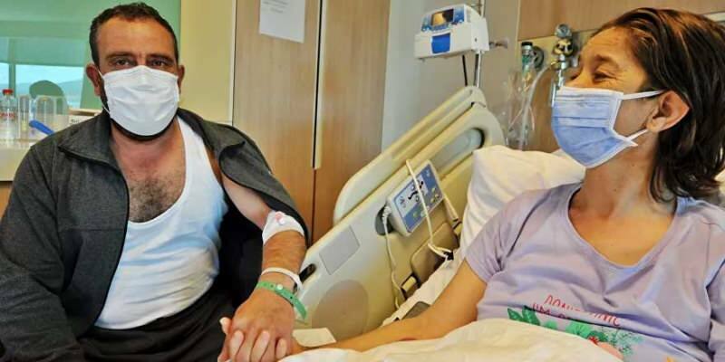İpek Koca, ki je bil soočen z bolnišničnim šokom, je ženi dal ledvico!
