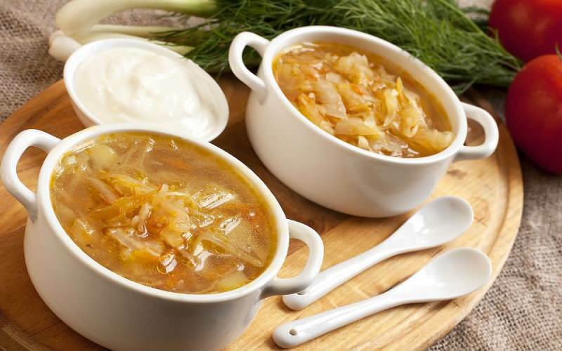 Kako narediti okusno zeljno juho? Nasveti za pripravo zeljne juhe doma