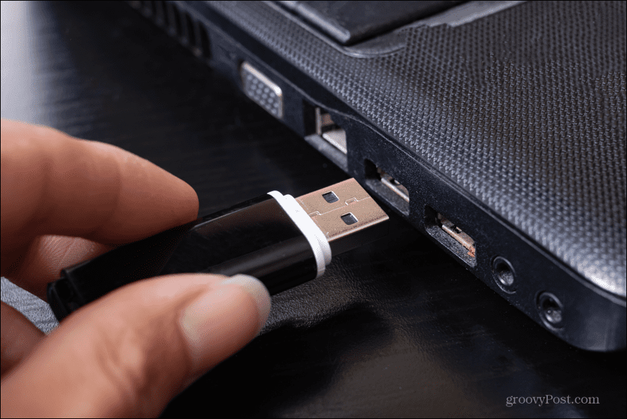 zagonska distribucija linux z USB-ja
