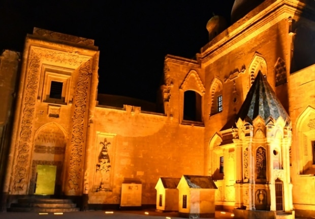 Palača İshak Pasha