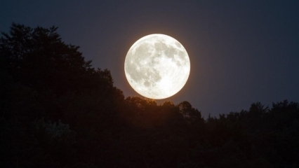 Kaj je Super Luna? Kako se zgodi mrk Super Lune? Kdaj poteka Super Luna?