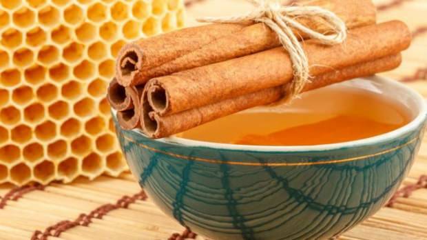 Ali oslabi z uživanjem medu in cimeta? Odlično zdravilo za hujšanje!