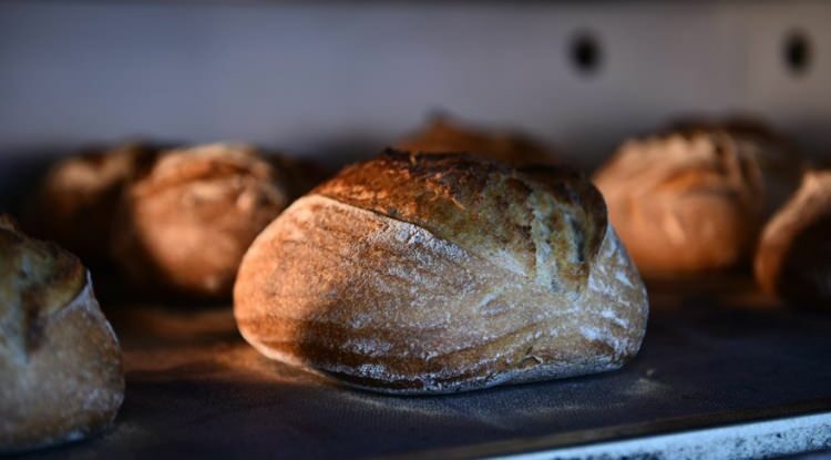 Kako narediti kruh iz kislega testa?