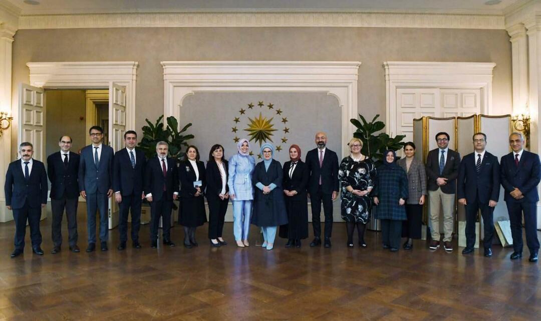 Emine Erdoğan se je srečala z novoimenovanimi člani upravnega odbora Afriške kulturne hiše