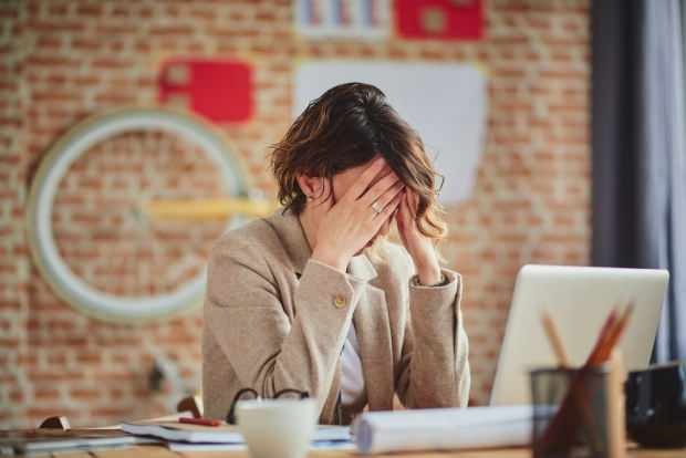pretiran stres povzroča stalno utrujenost v delovnem okolju
