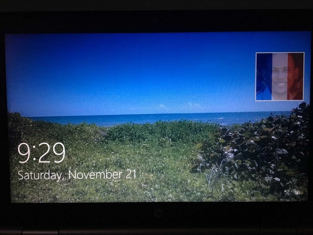 Preprečite sistem Windows 10 Universal App, ki prevzame zaklenjen zaslon