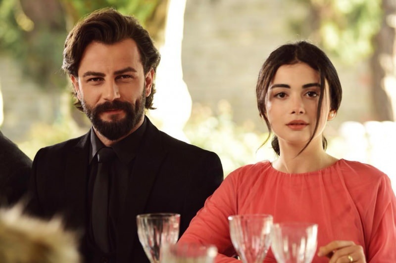 Emir iz Yemin TV-serija Gökberk Demirci se poroči z Özge Yağız! Kdo je Gökberk Demirci?