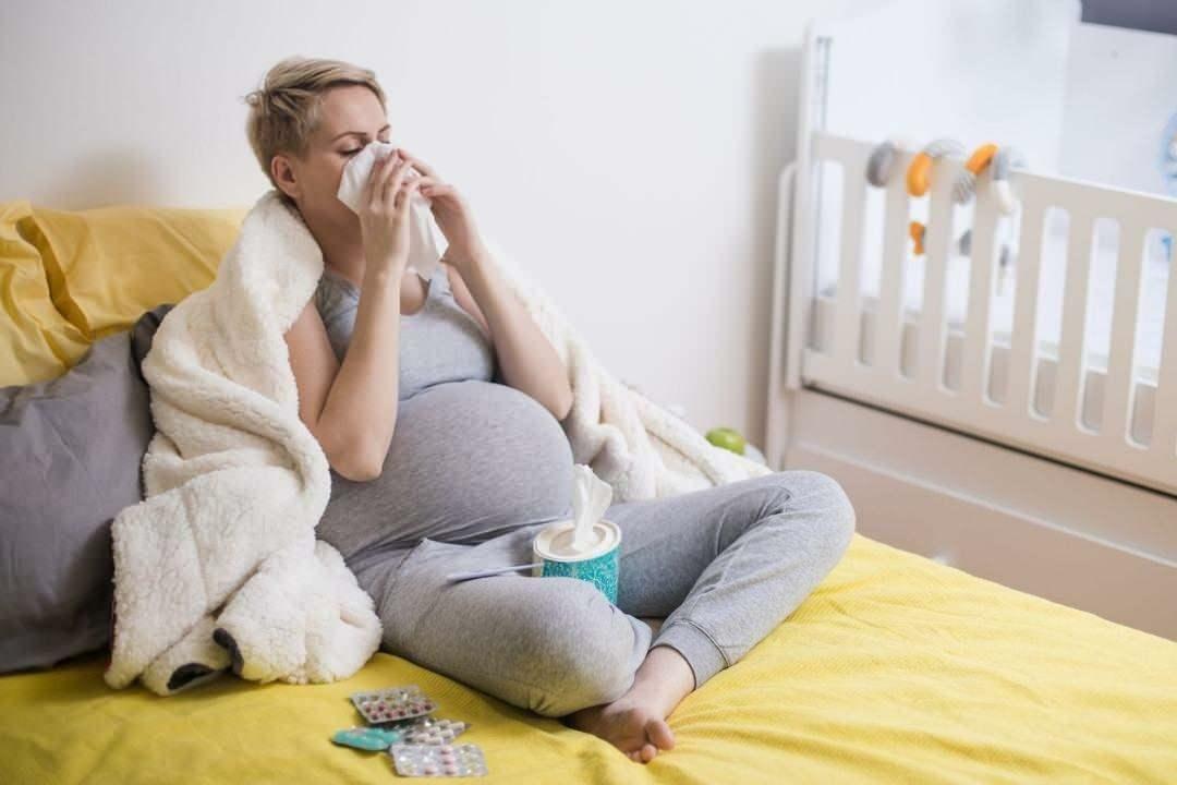 Domača zdravila za zaščito pred gripo med nosečnostjo