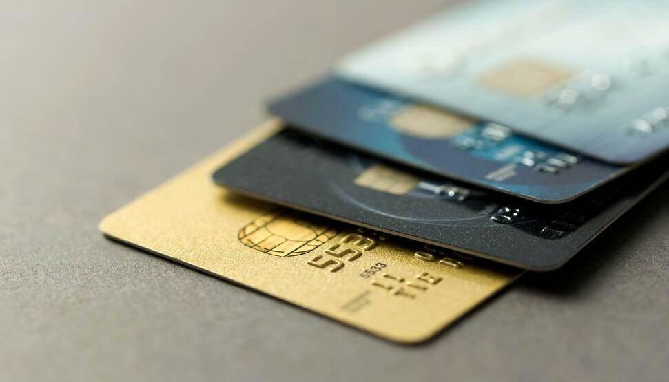 Odlog dolgov na kreditni kartici
