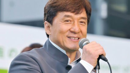 Znana igralka Jackie Chan naj bi bila v karanteni zaradi koronavirusa! Kdo je Jackie Chan?