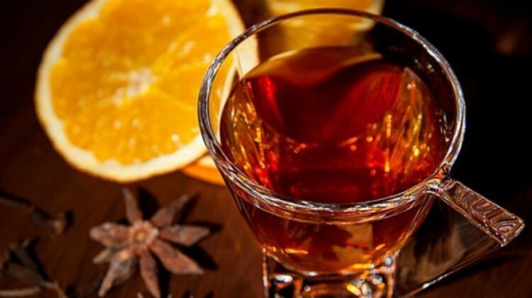 Slastni pomarančni recept za zimski čaj